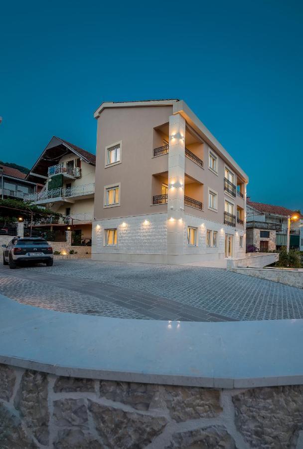 Luxury Apartments Ivanovic Tivat Eksteriør bilde