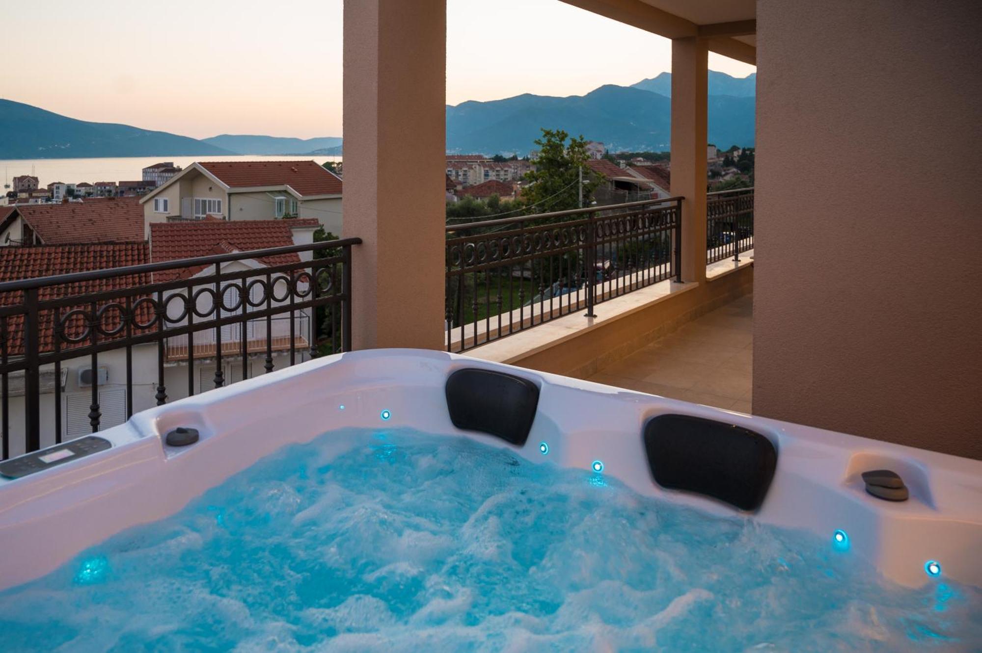 Luxury Apartments Ivanovic Tivat Eksteriør bilde