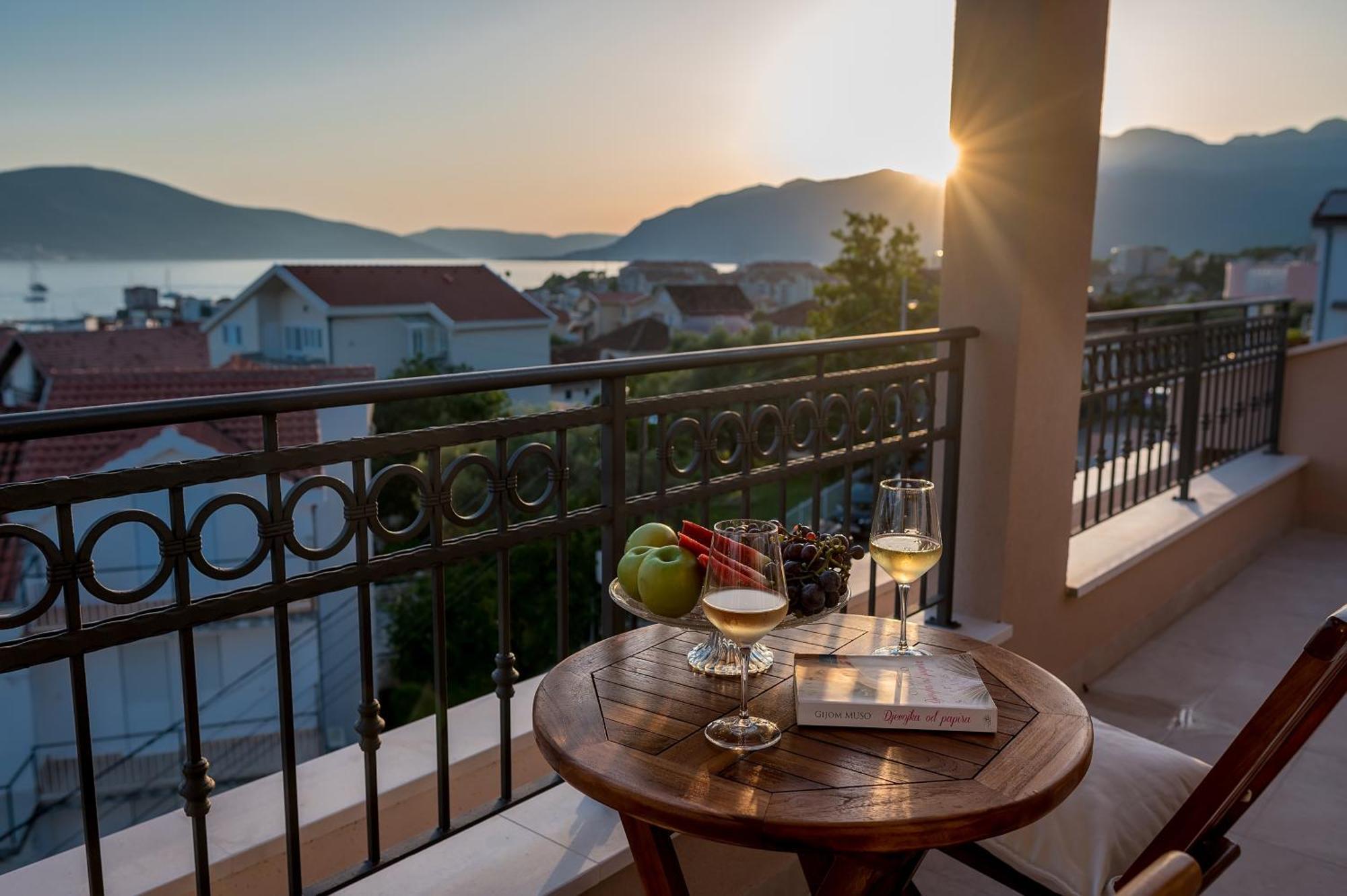 Luxury Apartments Ivanovic Tivat Eksteriør bilde